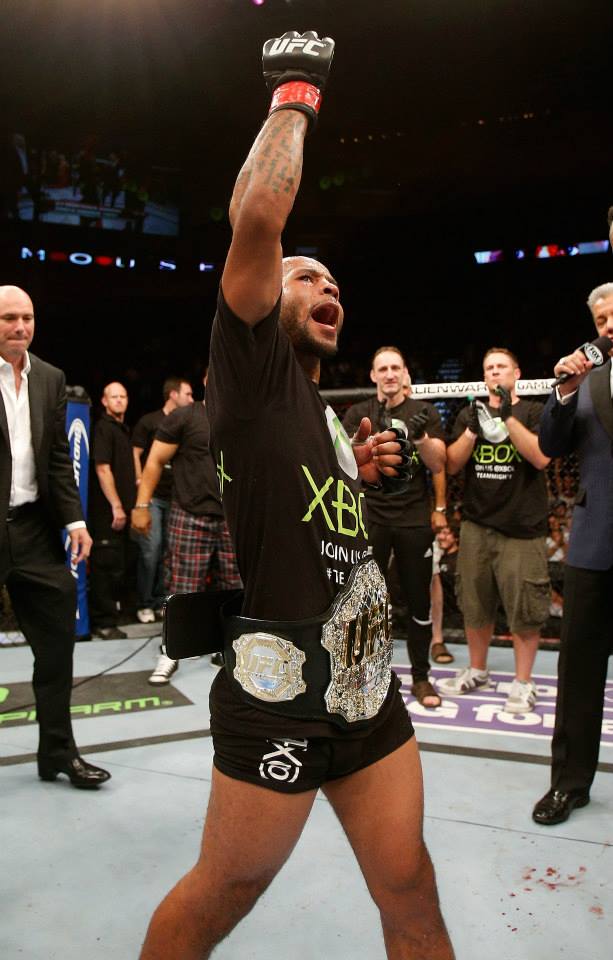 Demetrious Johnson mostra superioridade e mantém cinturão do UFC com finalização - Divulgação UFC/Josh Hedges