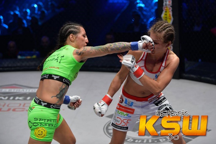 Brasileira endureceu combate contra Karolina - Divulgação