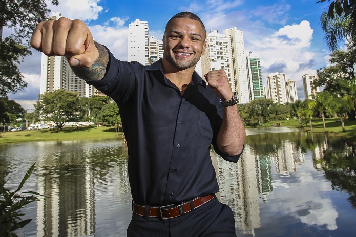 Thiago Pitbull faz primeira luta no Brasil - Wander Roberto/Inovafoto
